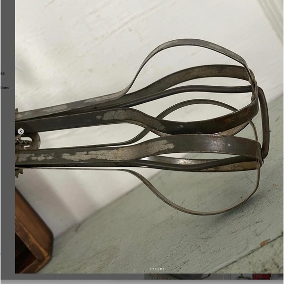 Vintage Red Wood Handled Egg Beater Farmhouse Kitchen Well-Loved Patina - Picture 5 of 6